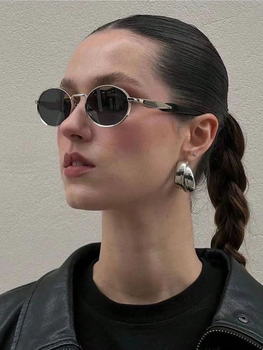 🕶️ Lentes Prada Ovalados – Lujo, Estilo y Protección Total
