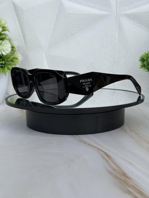 🕶️ Lentes Prada Bold Geométricos – Fuerza y Estilo en un Solo Accesorio