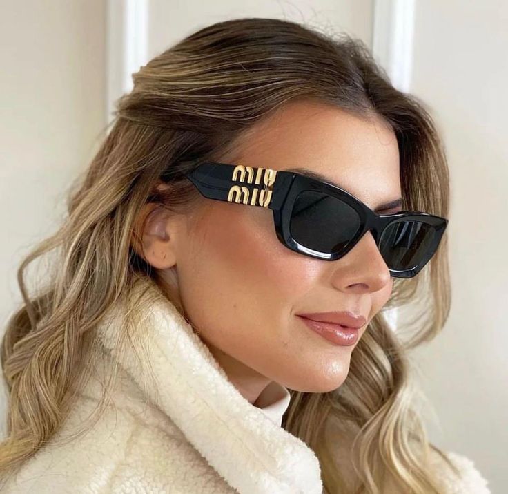 🕶️ Lentes Miu Miu Bold Logo – Glamour Moderno con Actitud